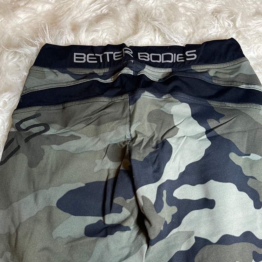 BETTERBODIES womens zip leggings army green print camouflage size S
